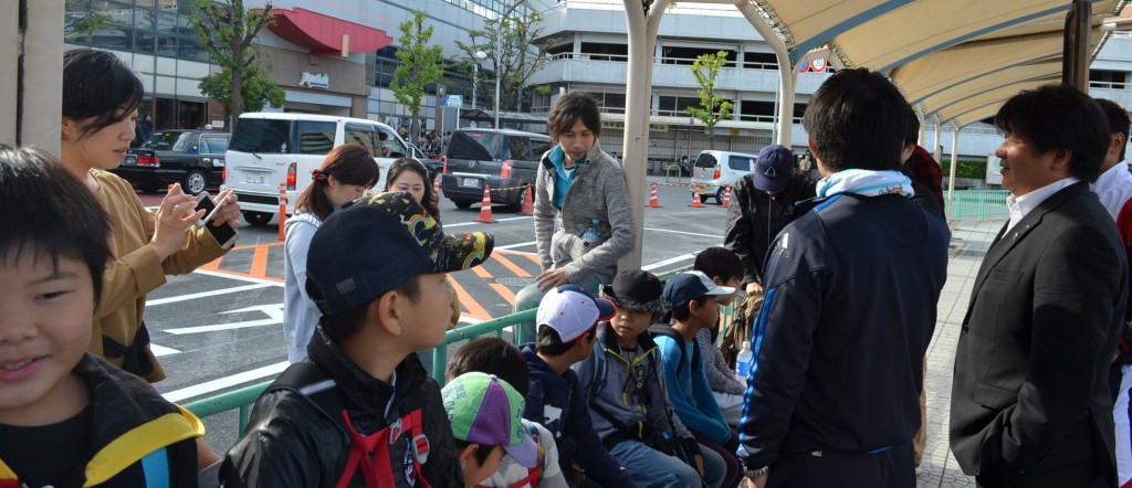 茨木市駅バス停前